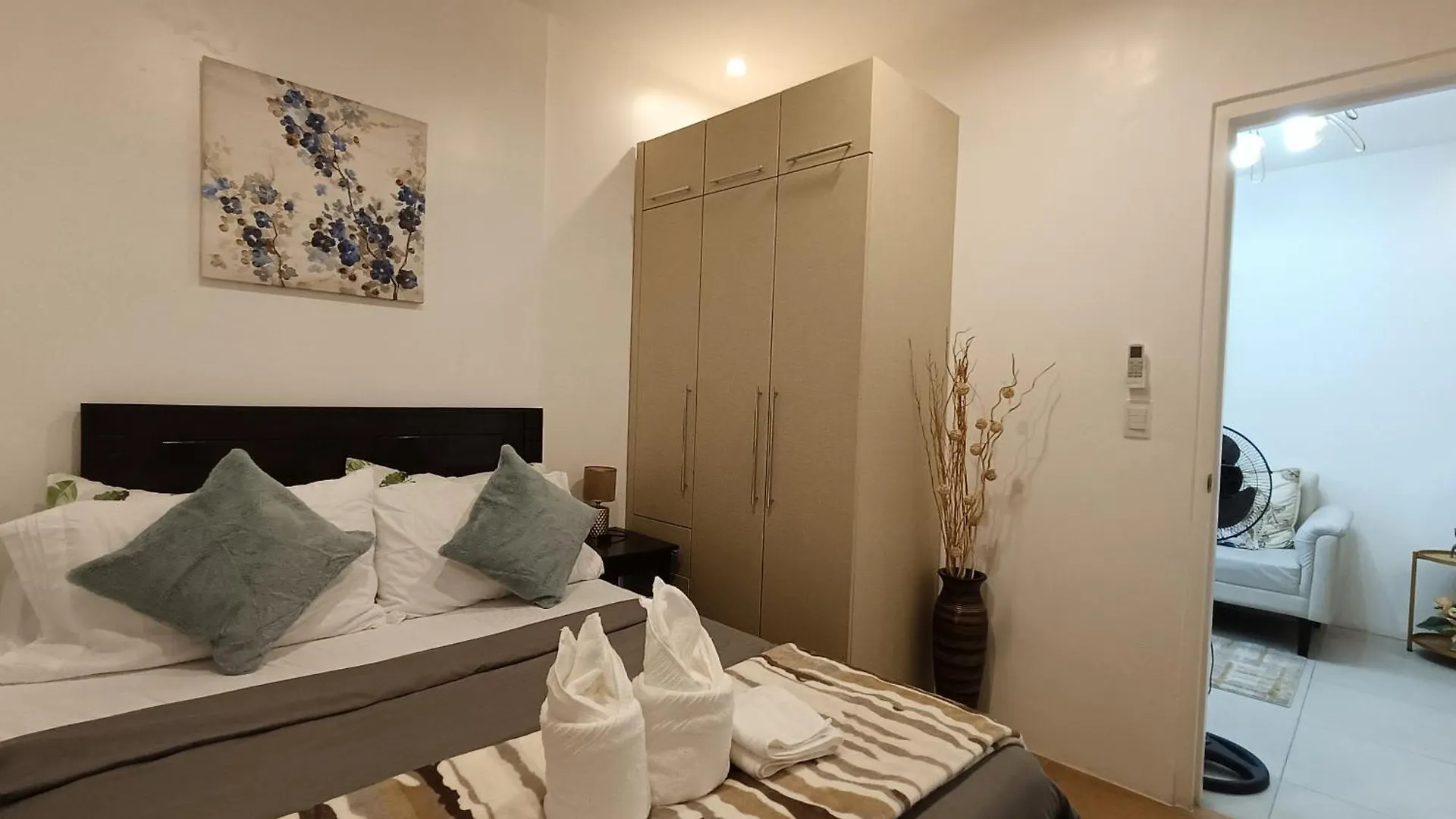 2Bedrooms 2Toilet& Bath Matina Enclaves Condo Davao