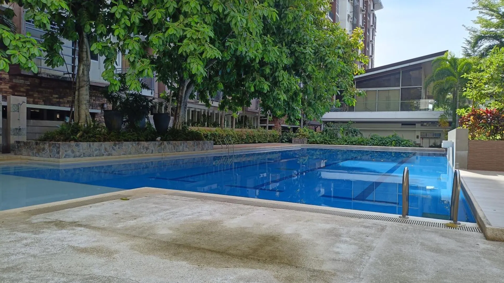 Apartment 2Bedrooms 2Toilet& Bath Matina Enclaves Condo Davao
